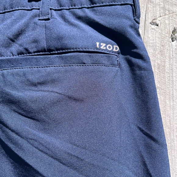 Izod Golf Men’s Size 40 Solid Blue Flat Front Navy Blue Golf Shorts - Picture 7 of 8